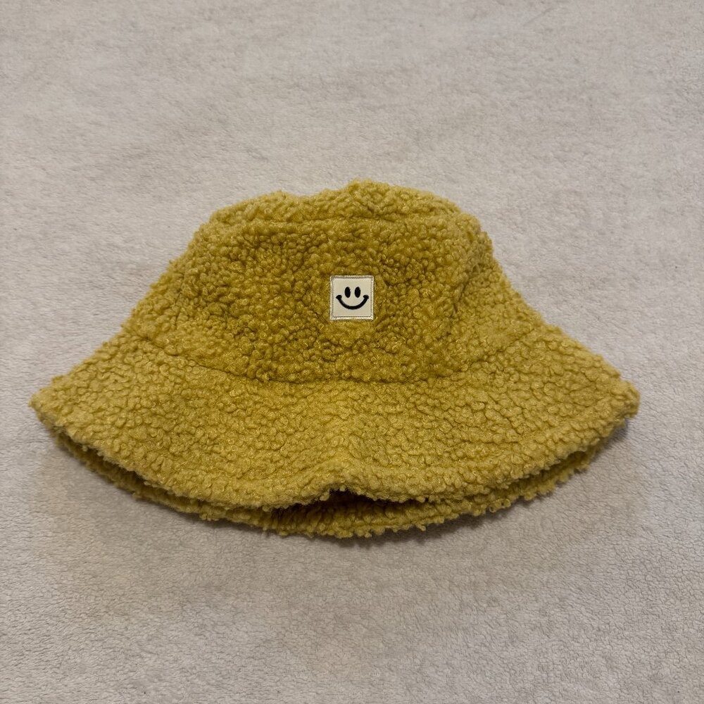 Unisex Winter Bucket Hat – Teddy Plush with Smiley Face Print, Striped Design